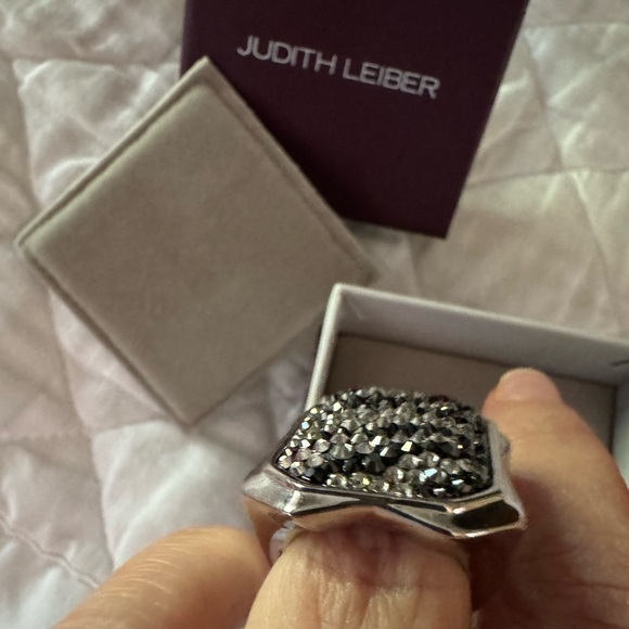 Judith Leiber Papa Print Zebra Pave Ring, 6, NWT Full Inclusion, Box & Packaging - Picture 4 of 10